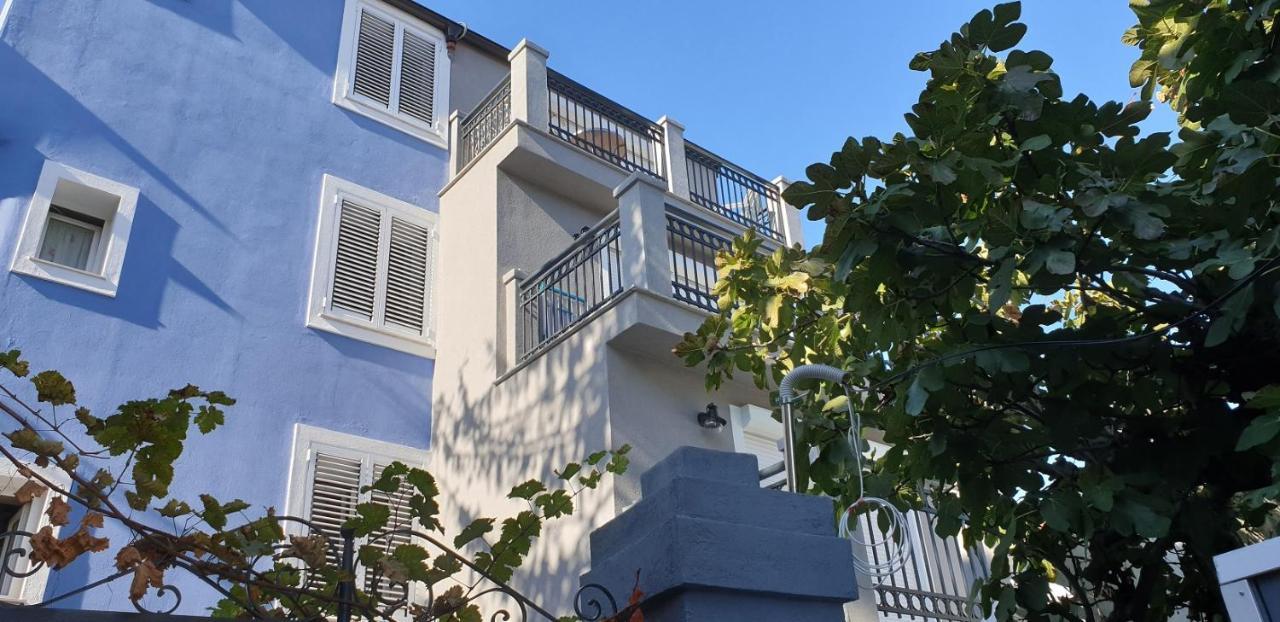 Apartments Laguna Gisela Изола Екстериор снимка