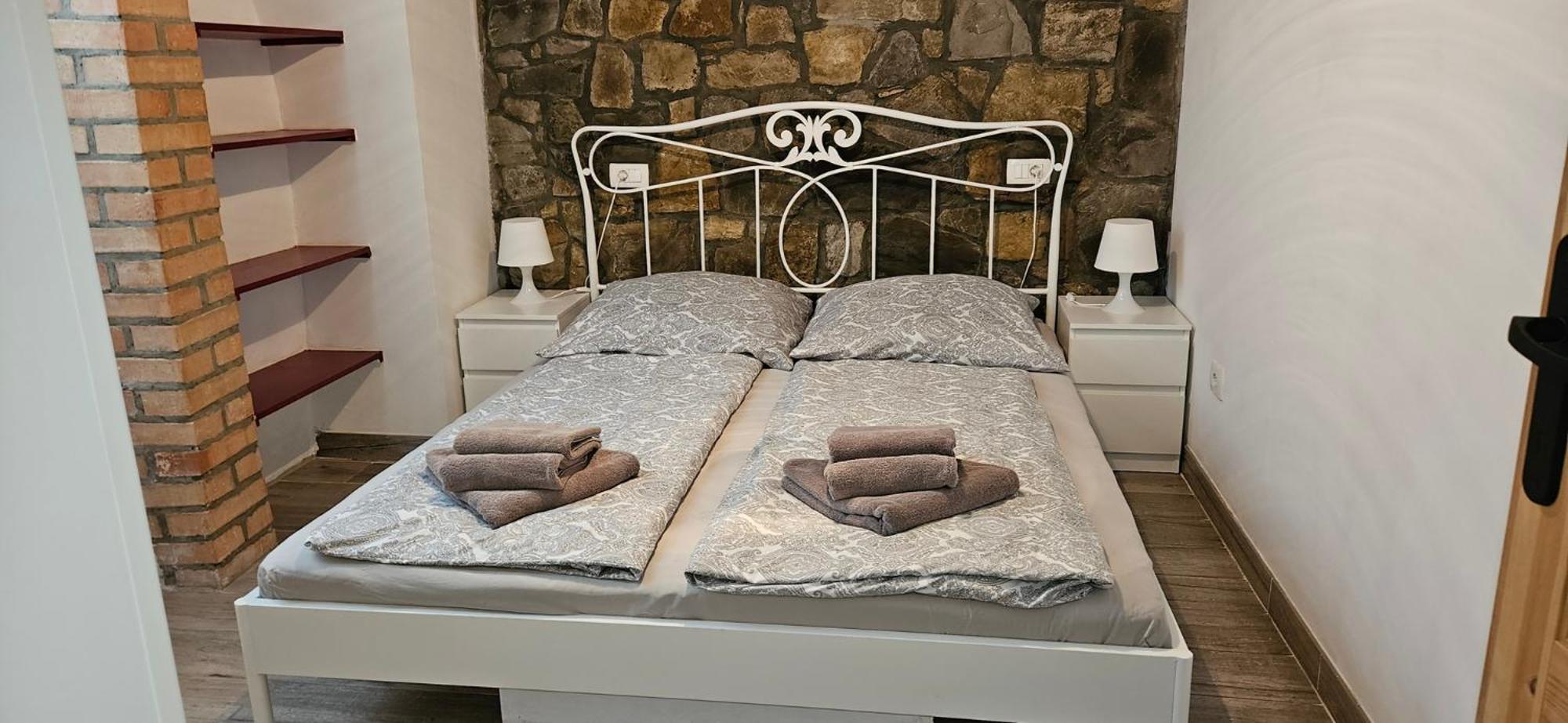 Apartments Laguna Gisela Изола Екстериор снимка