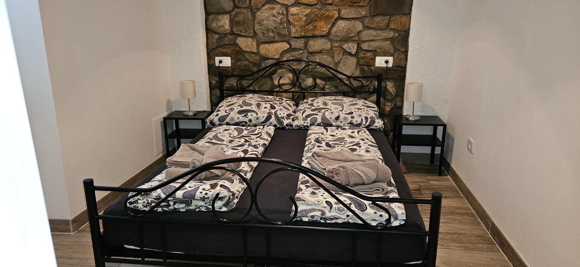 Apartments Laguna Gisela Изола Екстериор снимка